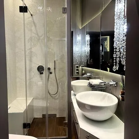 Luxury Downtown Апартаменты